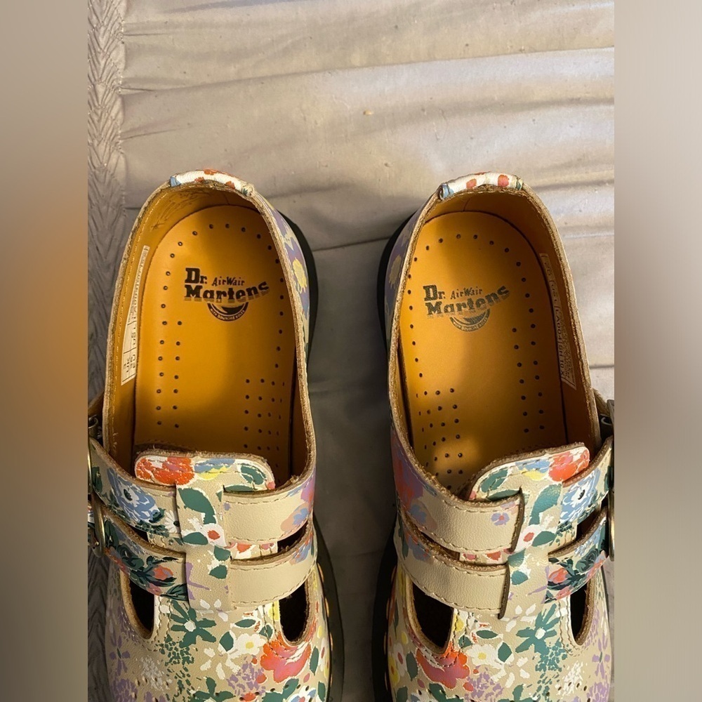 NWOT Dr. Martens 8065 Floral Mash Up Leather Mary Jane 'Parchment Beige Size 5 - Picture 3 of 13